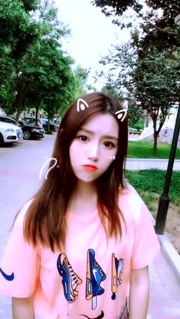 东北女孩吃瓜视频大全集,趣味横生的东北方言美食盛宴