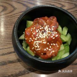 吃超级大八瓜鱼视频,挑战极限！揭秘超级大八瓜鱼美味背后的惊险瞬间